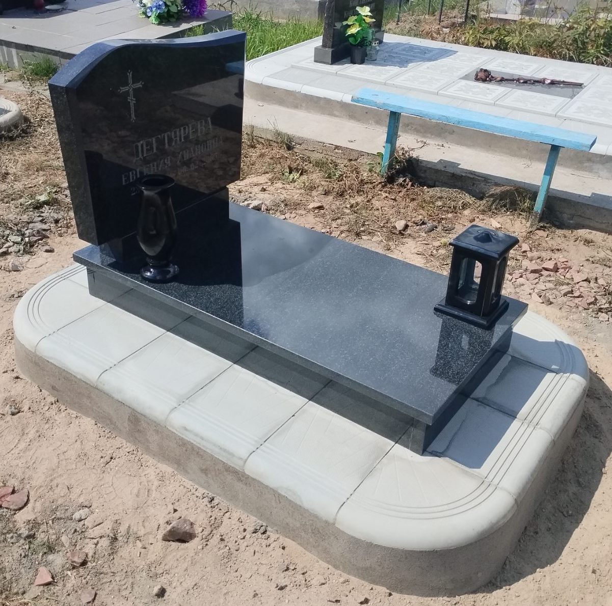 Одиночный памятник из гранита купить