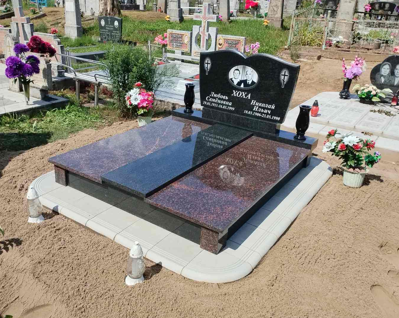 Двойной памятник