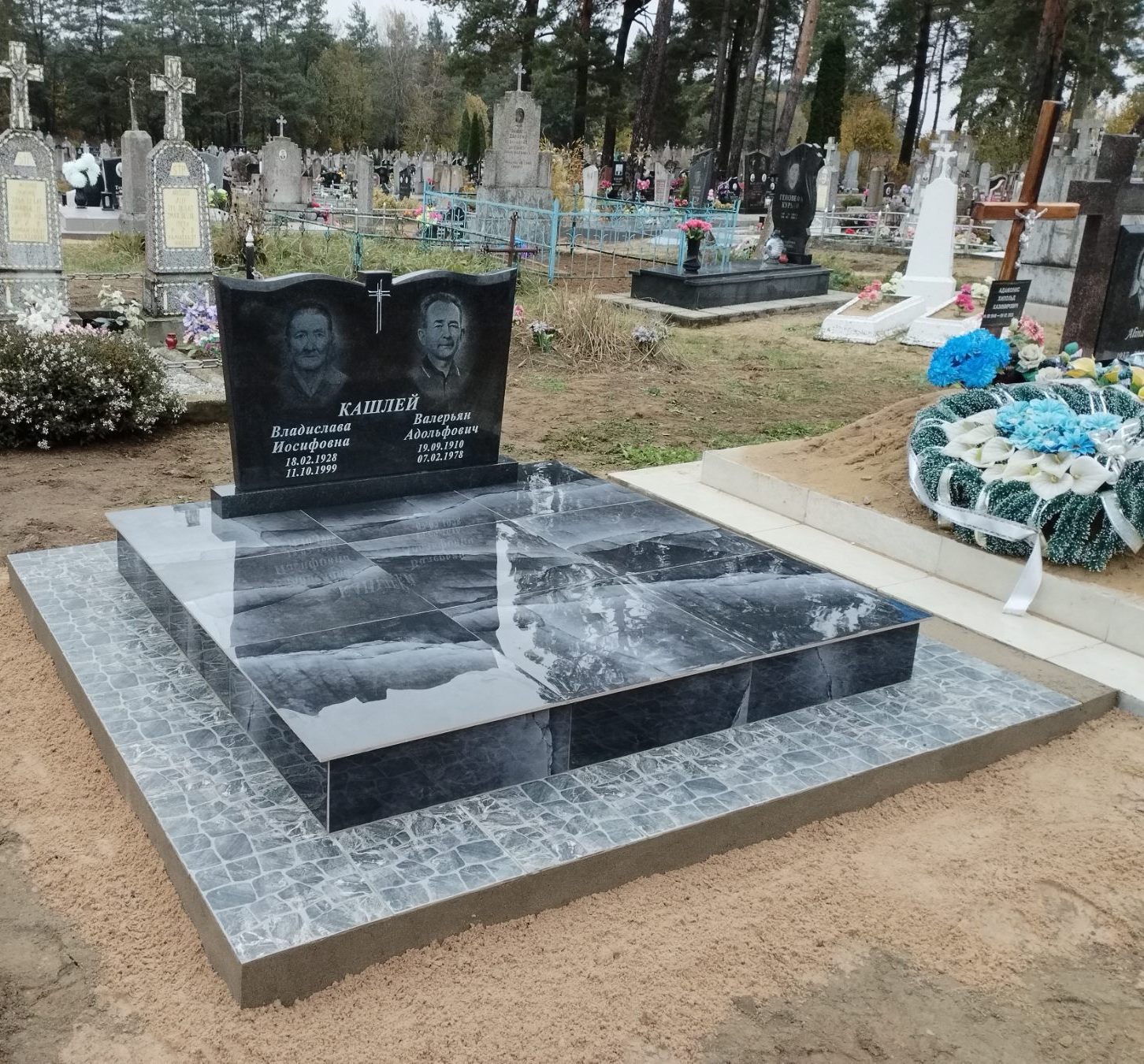 Памятник двойной купить гранитный в Гродно