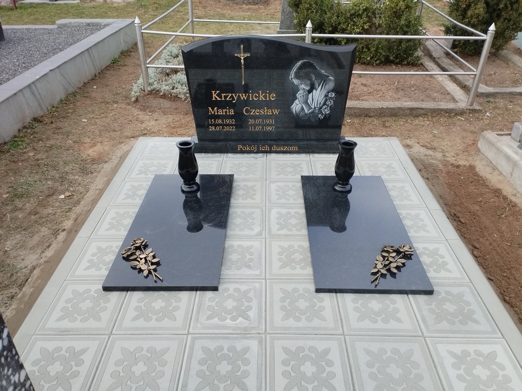 Двойной памятник