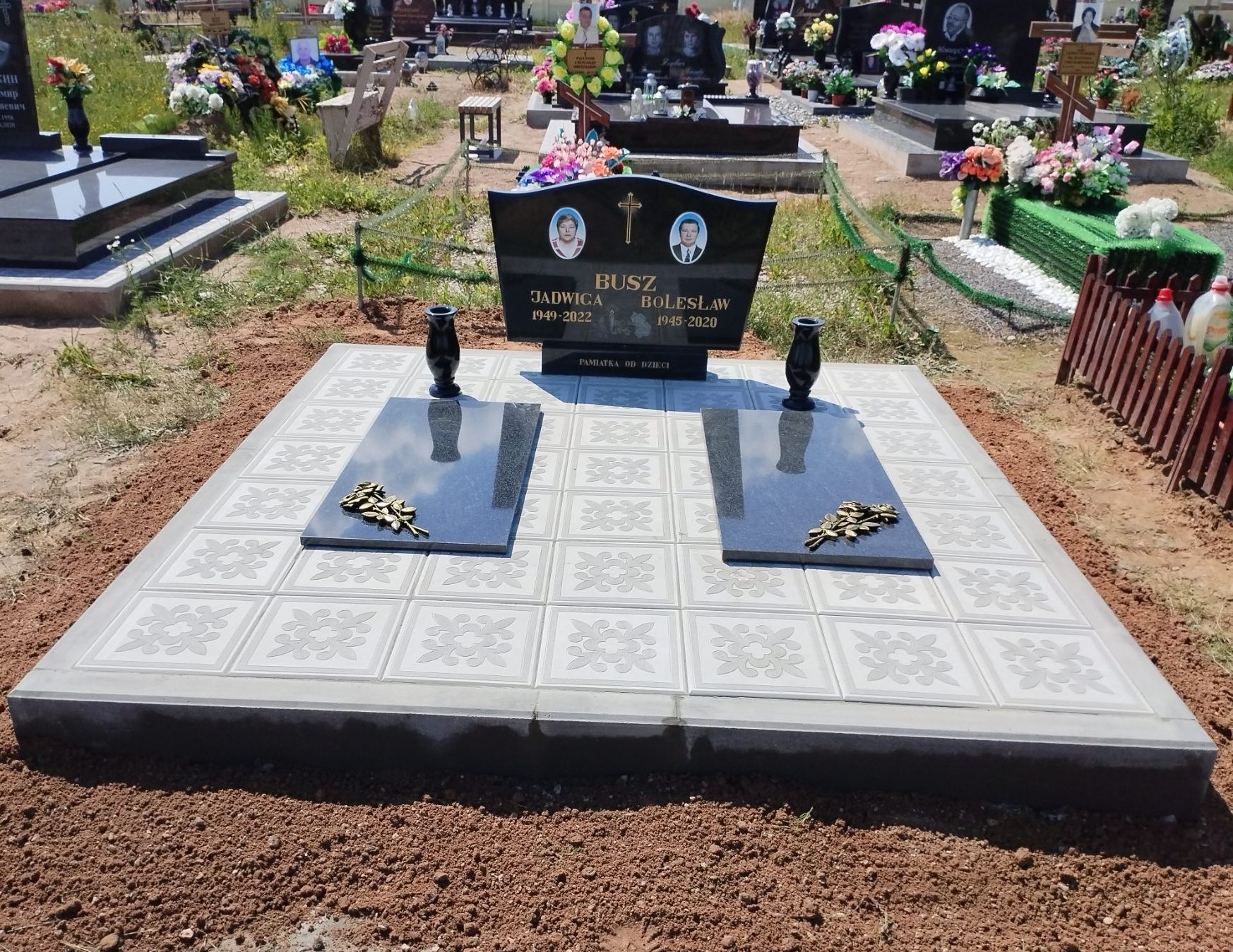 Двойной памятник